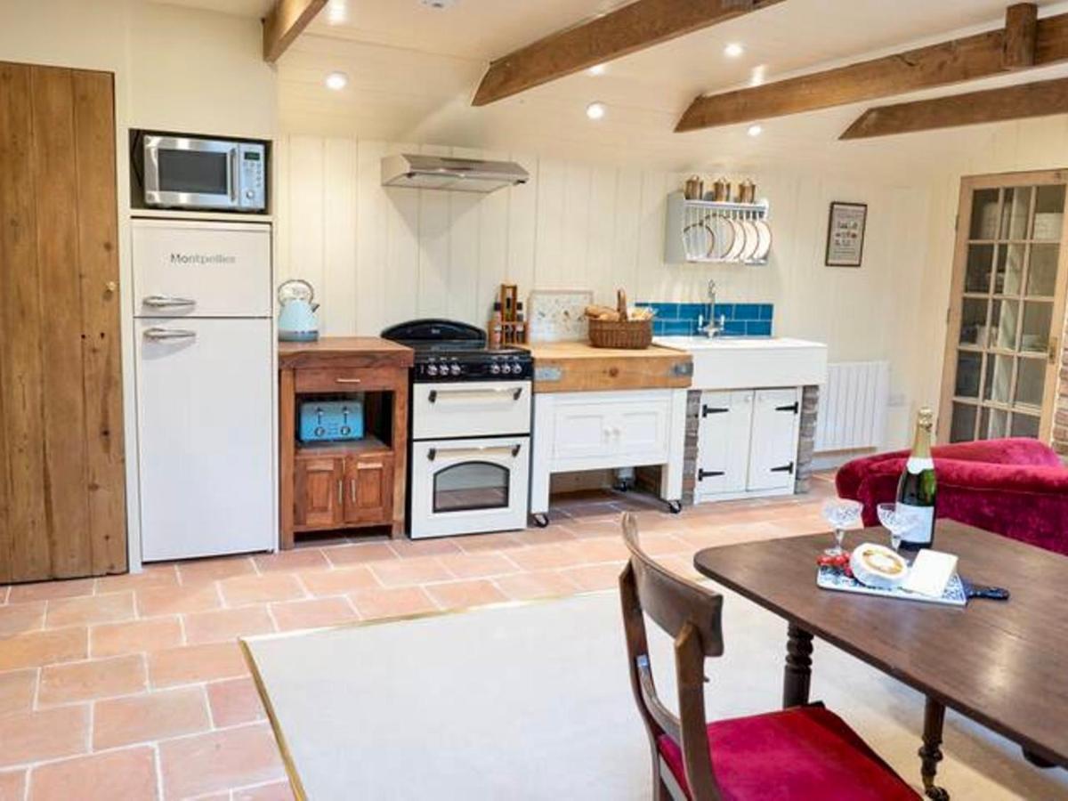 Pass The Keys Goose Feather Barn, Wedmore Luxury Cottage For Two Екстериор снимка