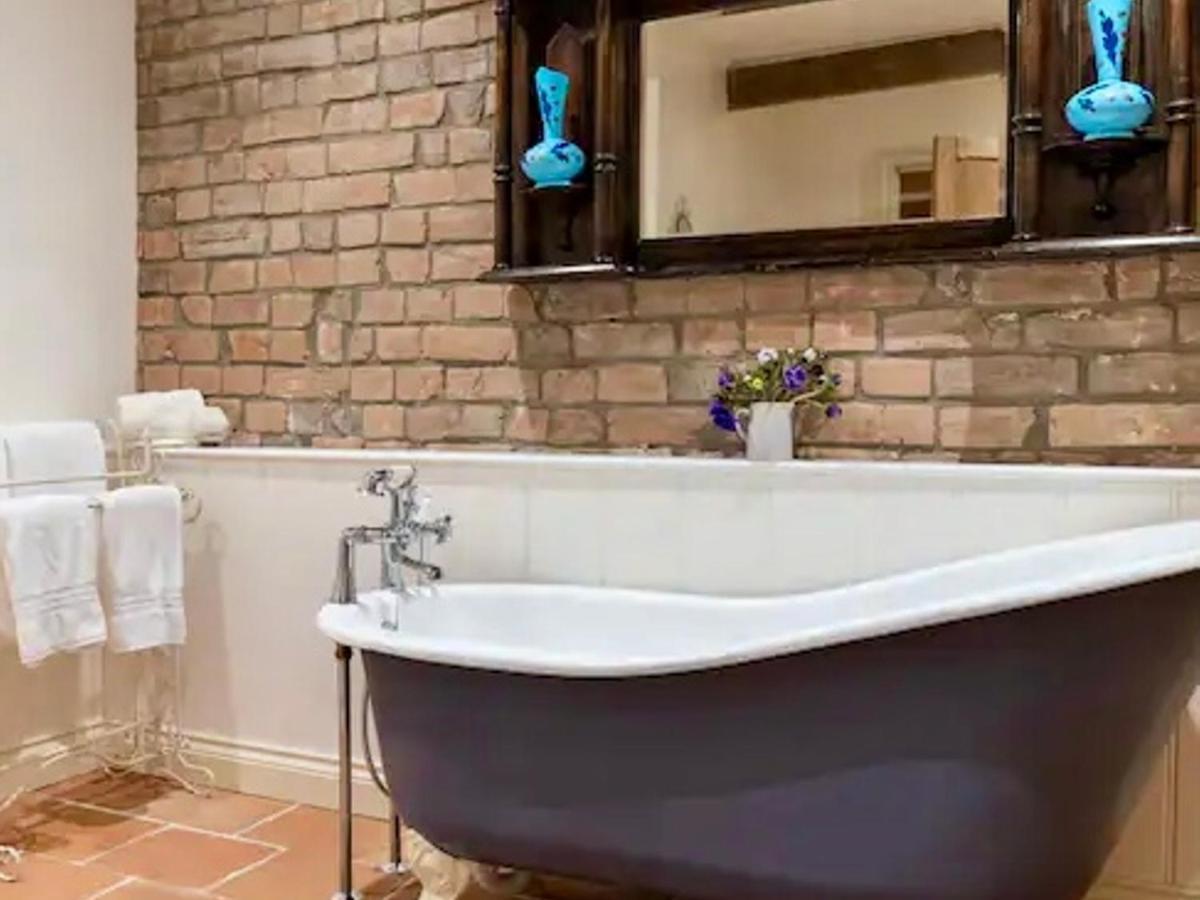 Pass The Keys Goose Feather Barn, Wedmore Luxury Cottage For Two Екстериор снимка