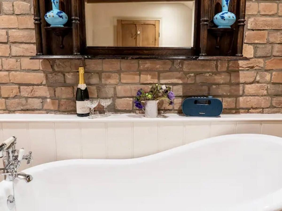 Pass The Keys Goose Feather Barn, Wedmore Luxury Cottage For Two Екстериор снимка